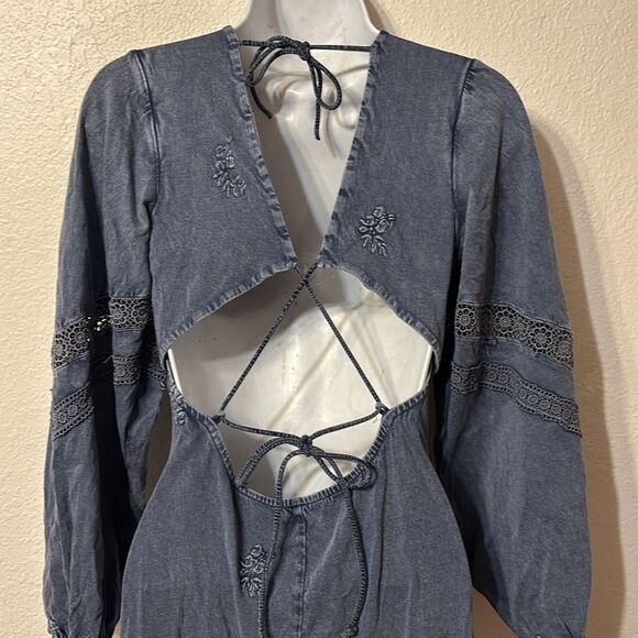 ASOS Design Lon Sleeve Embroidered Maxi Dress Size 4 - Picture 7 of 8